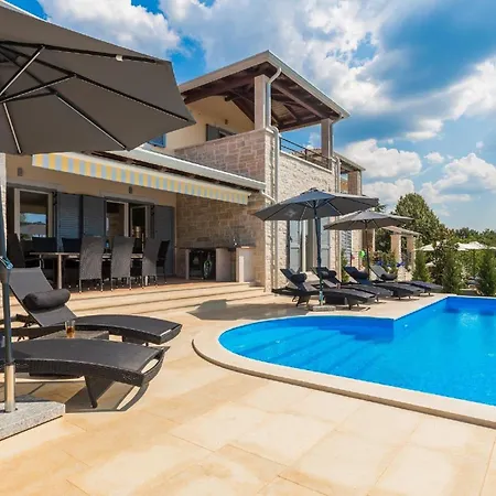 Mit Privatpool Fuer 8 Personen Ca 180 Qm In Deklici, Istrien Istrische Riviera 別荘 *
