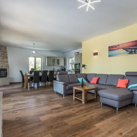 Semesterbostad Mit Privatpool Fuer 8 Personen Ca 180 Qm In Deklici, Istrien Istrische Riviera Kaštelir
