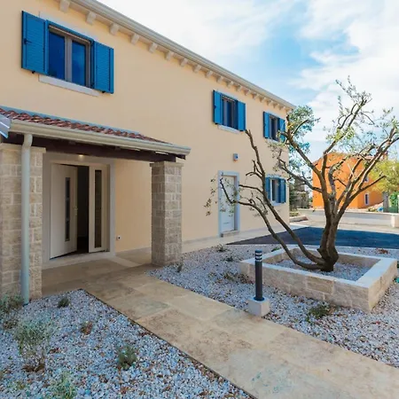 Mit Privatpool Fuer 8 Personen Ca 180 Qm In Deklici, Istrien Istrische Riviera